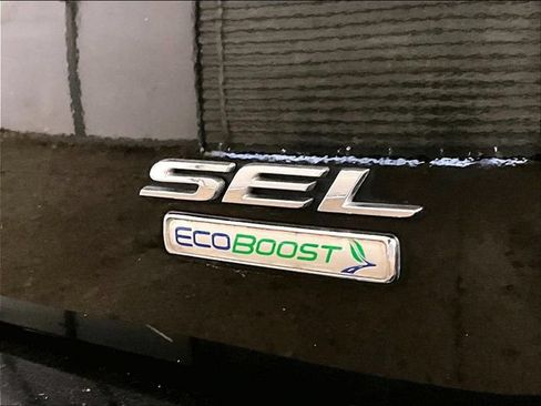 Used 2017 Ford Edge SEL w/ Equipment Group 201A FWD image 13