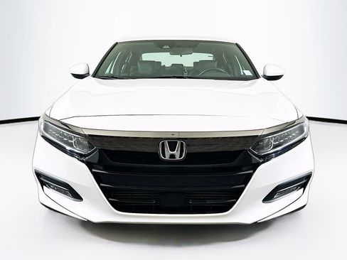 Used 2020 Honda Accord Sport image 2