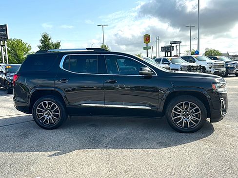 Used 2023 GMC Acadia Denali w/ Black Diamond Edition AWD/4WD image 9