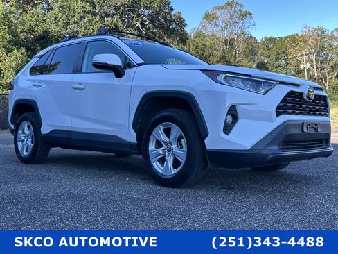 Used 2019 Toyota RAV4 XLE image 7