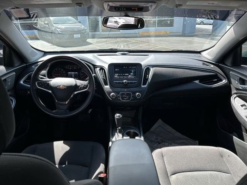 Used 2017 Chevrolet Malibu LS FWD image 18