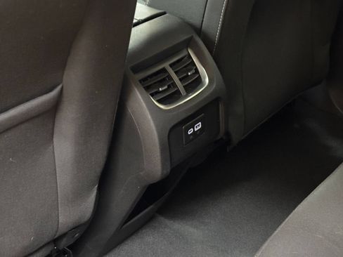 Used 2025 Chevrolet Blazer LT FWD image 23