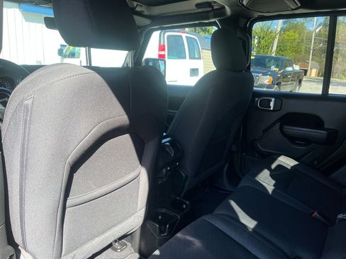 Used 2022 Jeep Gladiator Sport image 29