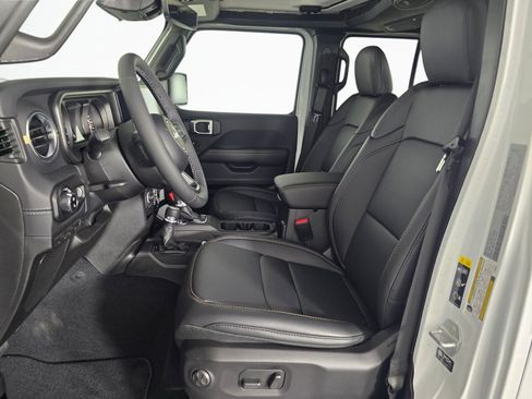 New 2026 Jeep Gladiator Sport AWD/4WD image 22