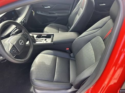 Used 2026 Nissan Sentra SR w/ SR Premium Package FWD image 17