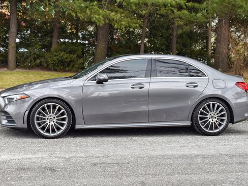 Used 2019 Mercedes-Benz A 220 image 3
