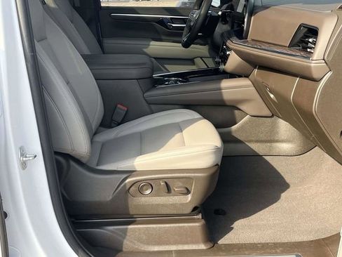 Used 2025 Chevrolet Tahoe LT w/ Comfort Package image 27