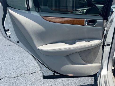 Used 2005 Lexus ES 330 w/ DVD Navigation System Pkg FWD image 14
