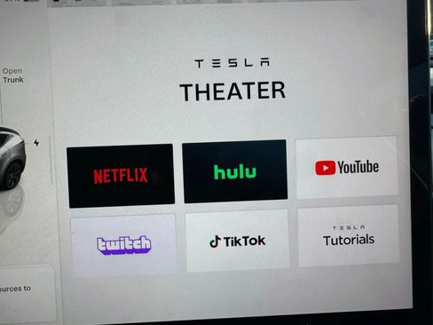 Used 2023 Tesla Model Y Long Range image 27