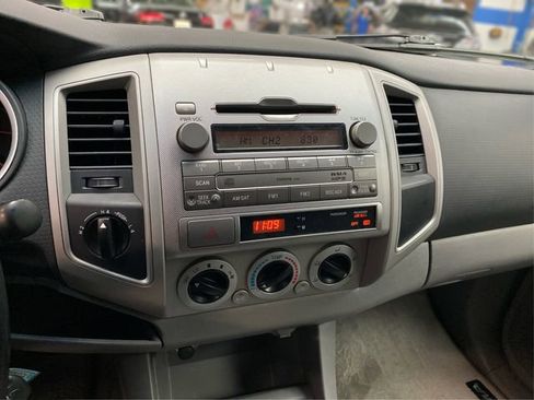 Used 2010 Toyota Tacoma 4x4 Double Cab image 27