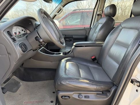 Used 2005 Ford Explorer Sport Trac XLS image 10
