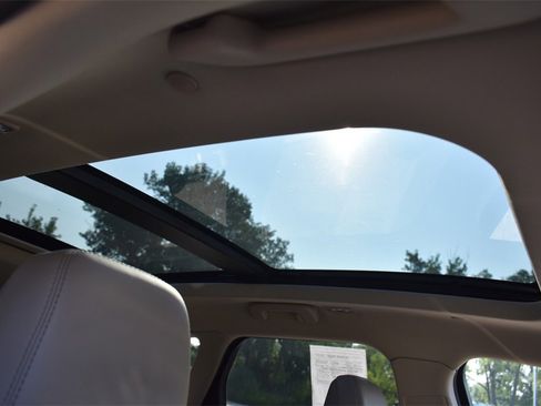 Used 2022 Lincoln Corsair AWD w/ Premium Package image 16