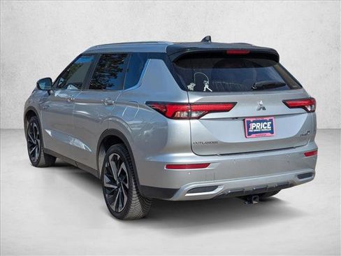 Used 2023 Mitsubishi Outlander SE image 7