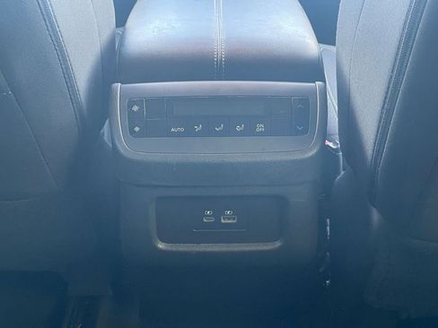 Used 2025 Nissan Pathfinder SV image 24