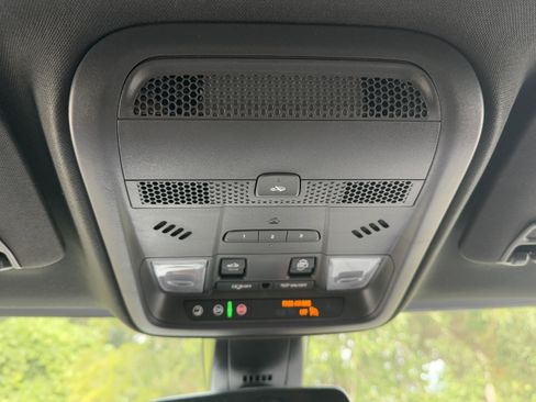 Used 2025 Cadillac XT5 Premium Luxury image 40