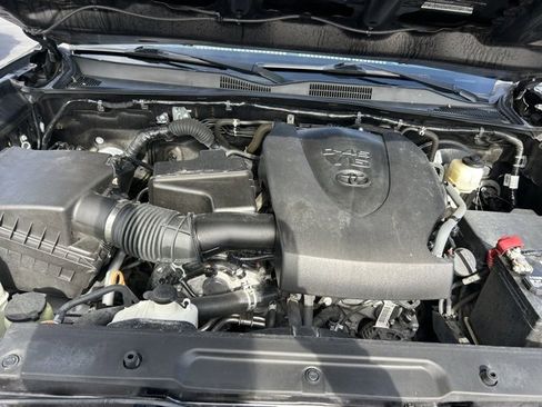 Used 2021 Toyota Tacoma TRD Sport image 11