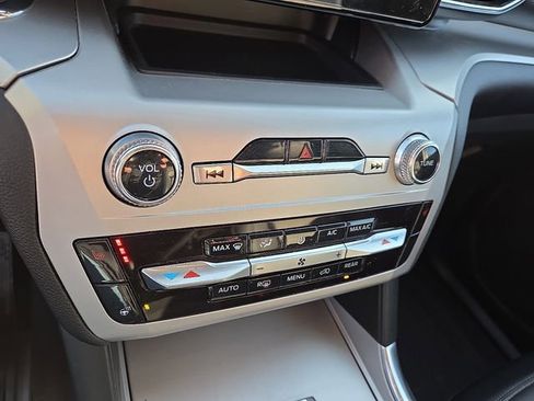 Used 2022 Ford Explorer XLT w/ Equipment Group 202A image 20