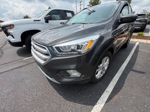 Used 2018 Ford Escape SEL FWD image 3