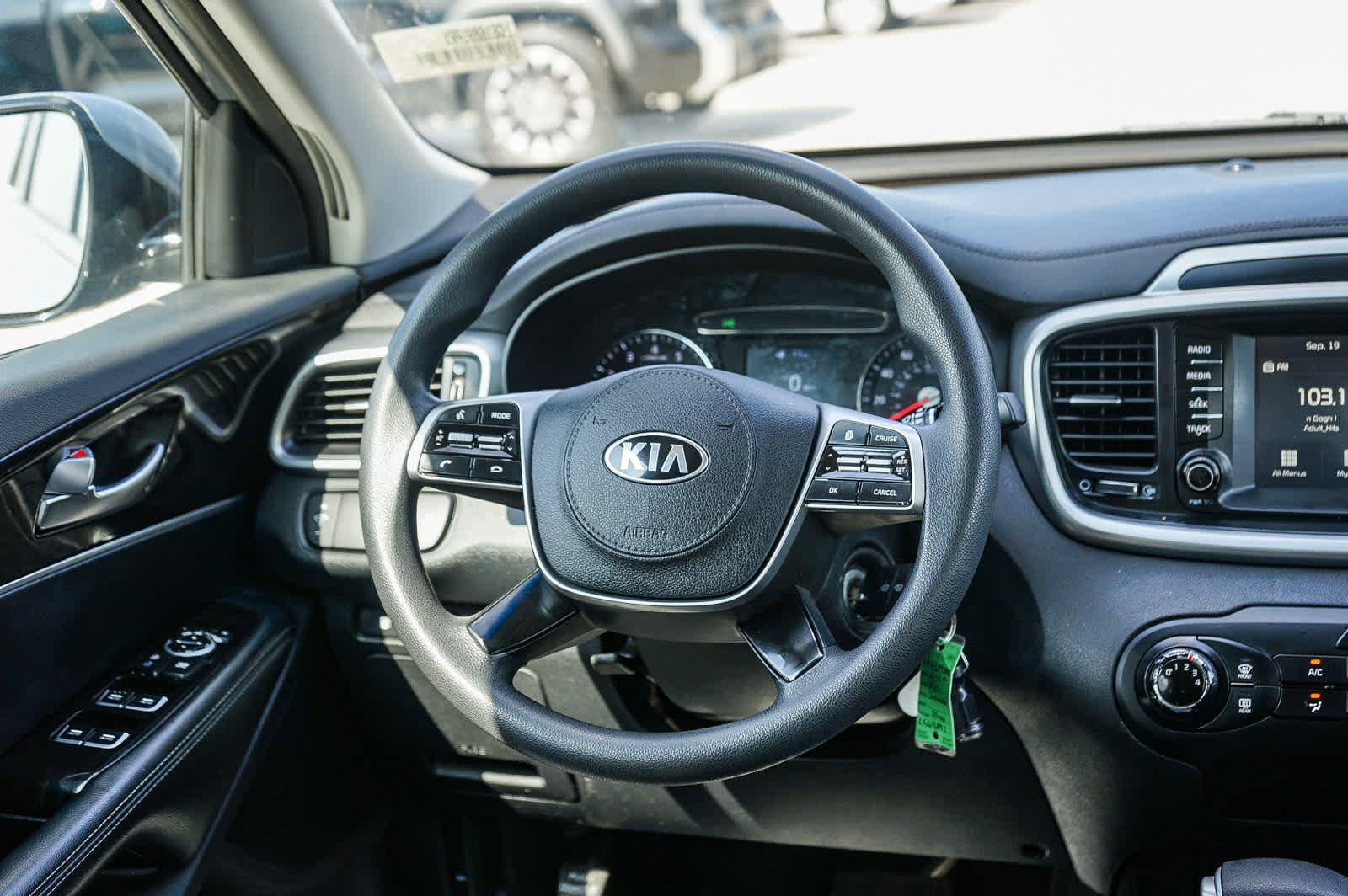 Used 2020 Kia Sorento FWD V6 image 14