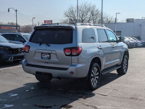 Used 2019 Toyota Sequoia SR5 image 3