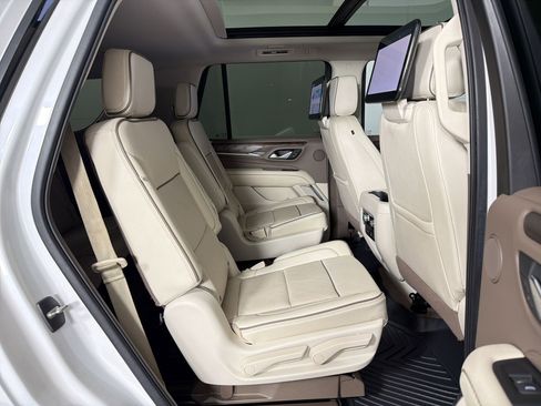 Used 2022 GMC Yukon Denali w/ Denali Ultimate Package AWD/4WD image 30