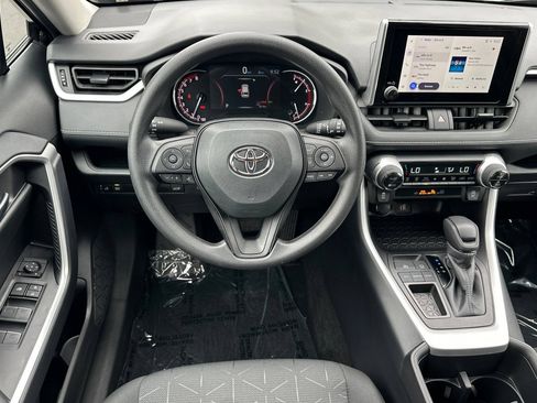 Used 2024 Toyota RAV4 XLE w/ Convenience Package FWD image 16