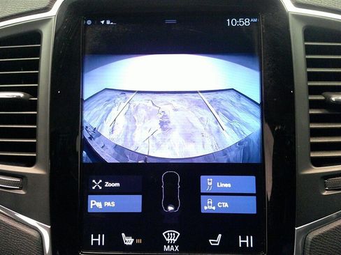 Used 2020 Volvo XC90 T6 Momentum w/ Protection Package Premier image 26