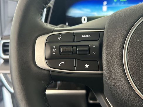 Used 2025 Kia Sportage SX image 22