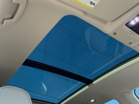 Used 2024 Volkswagen Atlas SEL Premium R-Line image 25