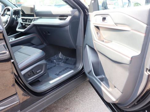 Used 2025 Ford Explorer ST-Line AWD/4WD image 17