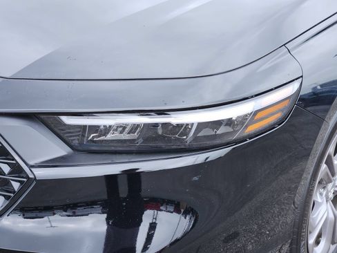Used 2024 Honda Accord EX image 11