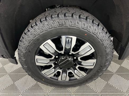 Used 2024 GMC Sierra 2500 Denali w/ Denali Reserve Package image 11