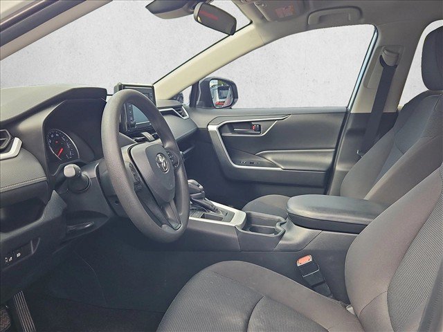 Used 2020 Toyota RAV4 LE FWD image 16