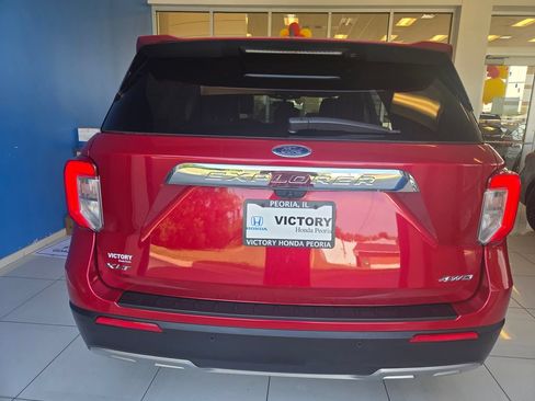 Used 2021 Ford Explorer XLT w/ Equipment Group 202A AWD/4WD image 7