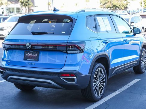 Used 2025 Volkswagen Taos SE image 6