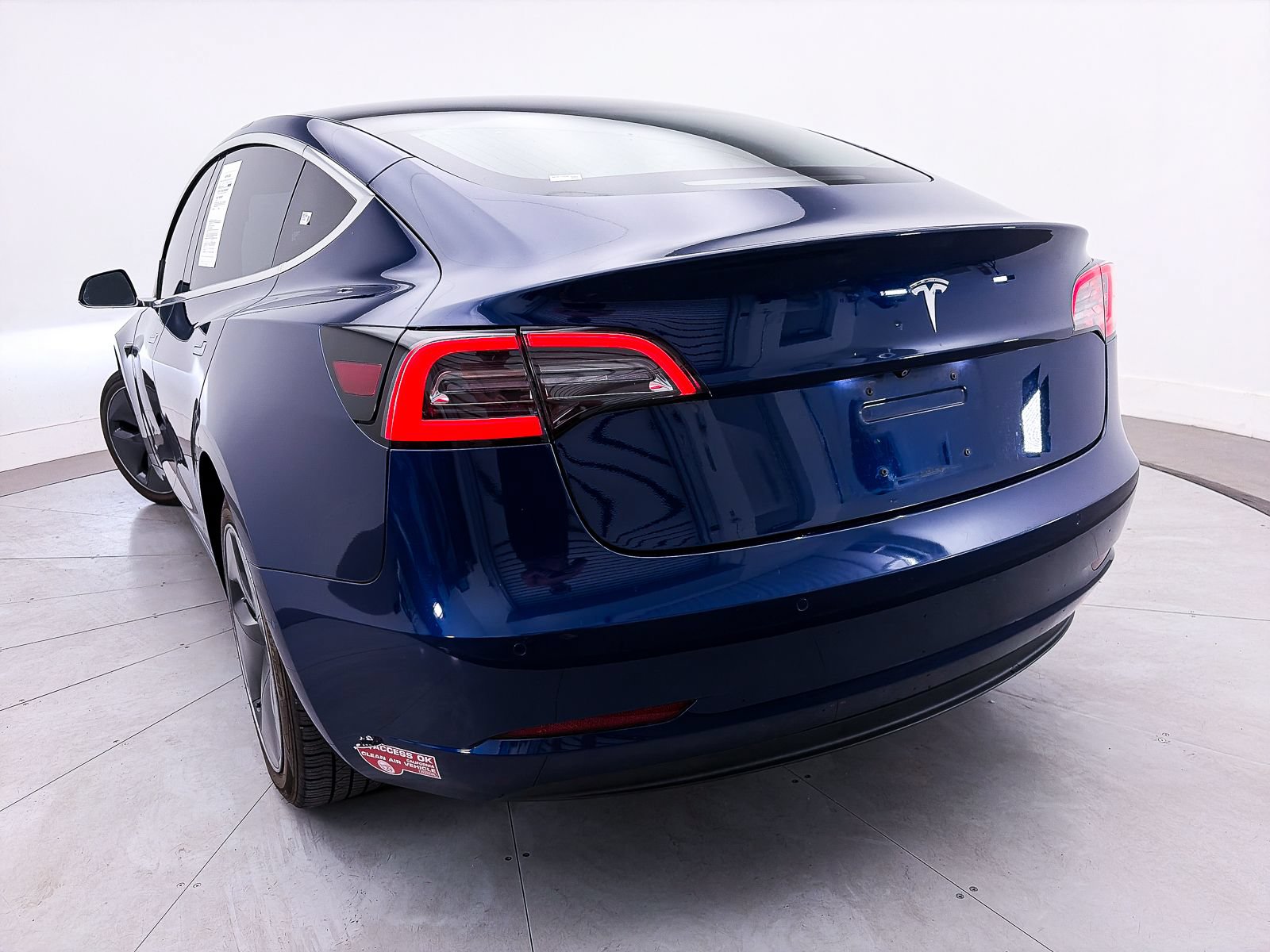 Used 2018 Tesla Model 3 RWD image 4