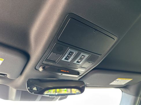 Used 2022 Land Rover Defender 110 X-Dynamic HSE image 25