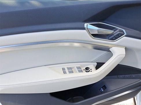 Certified 2024 Audi Q8 e-tron Premium Plus w/ Premium Plus Package image 19