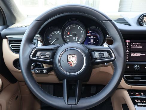 Certified 2026 Porsche Macan AWD/4WD image 15