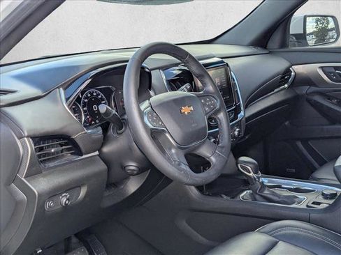Used 2023 Chevrolet Traverse Premier image 9