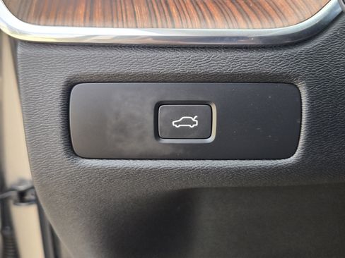 Used 2024 Volvo XC60 B5 Plus w/ Protection Package Premier AWD/4WD image 21