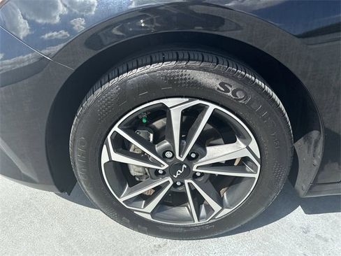 Used 2024 Kia Forte LXS image 13