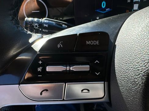 Used 2023 Hyundai Elantra Limited image 30