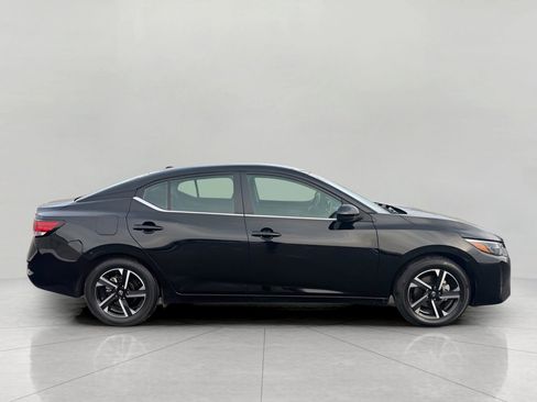 Used 2024 Nissan Sentra SV image 9