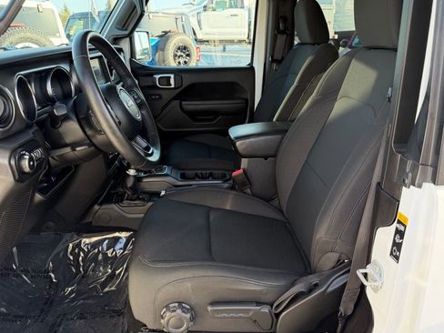 Used 2022 Jeep Wrangler Willys image 16