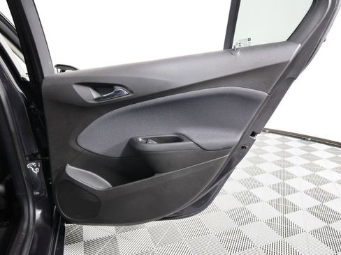 Used 2017 Chevrolet Cruze LT image 21