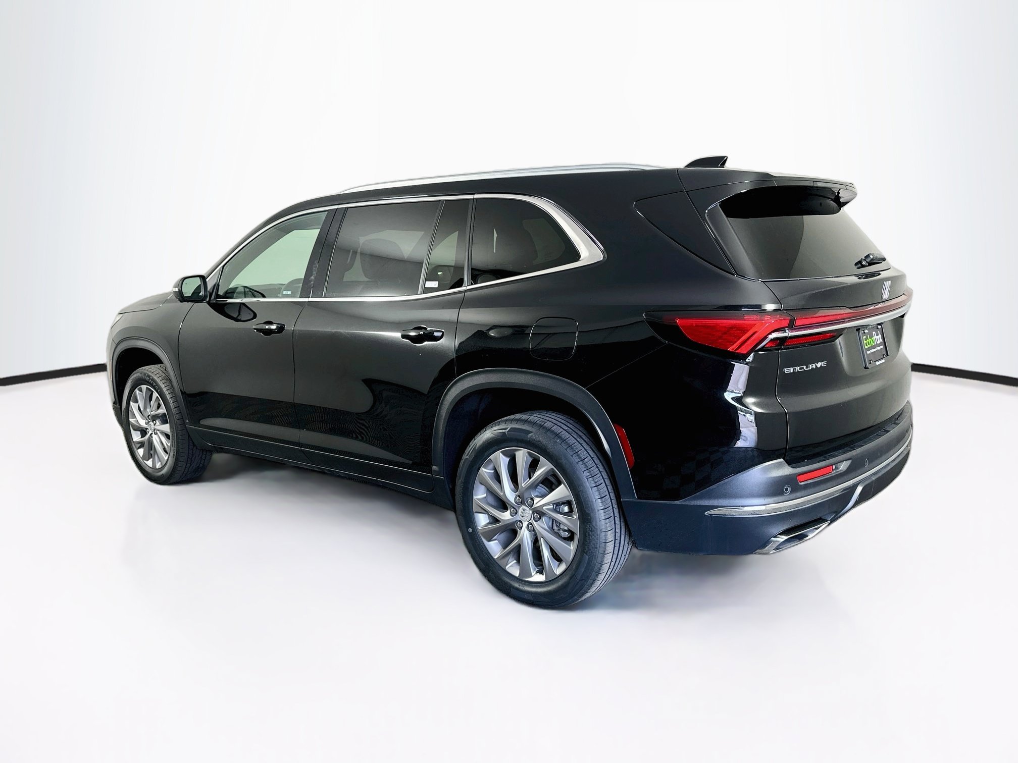 Used 2025 Buick Enclave Preferred FWD image 5