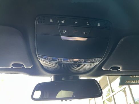 Used 2018 Mercedes-Benz GLC 300 4MATIC image 21