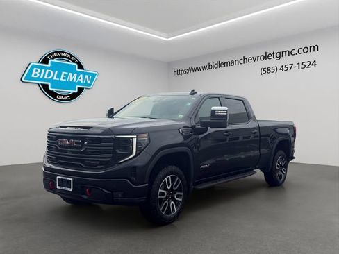 Used 2025 GMC Sierra 1500 AT4 w/ Technology Package AWD/4WD image 3