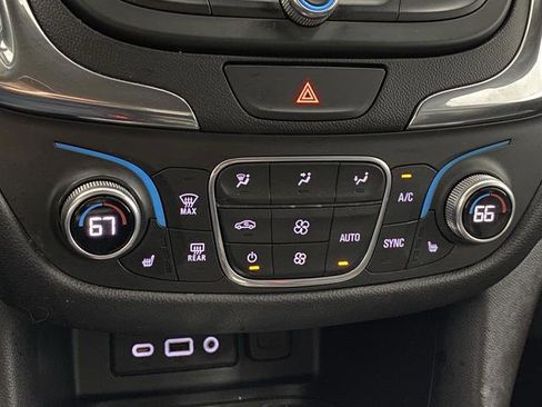 Used 2019 Chevrolet Equinox Premier image 18